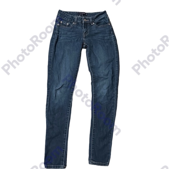 Levi’s Skinny Jeans - Picture 3 of 6